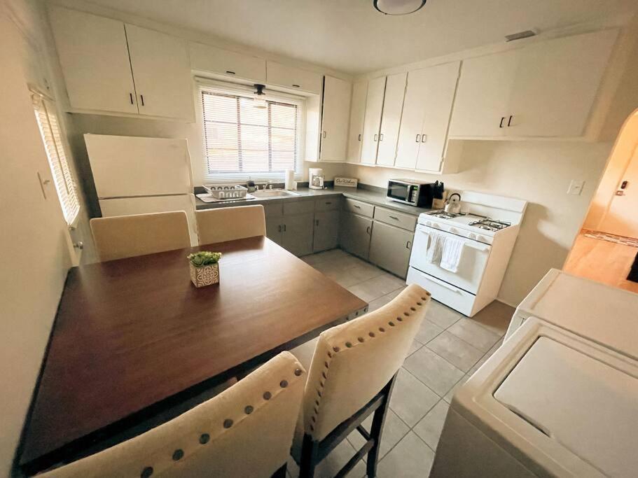 הוילה אלבוקרקי Pet Friendly! Private Casita In Nob Hill מראה חיצוני תמונה