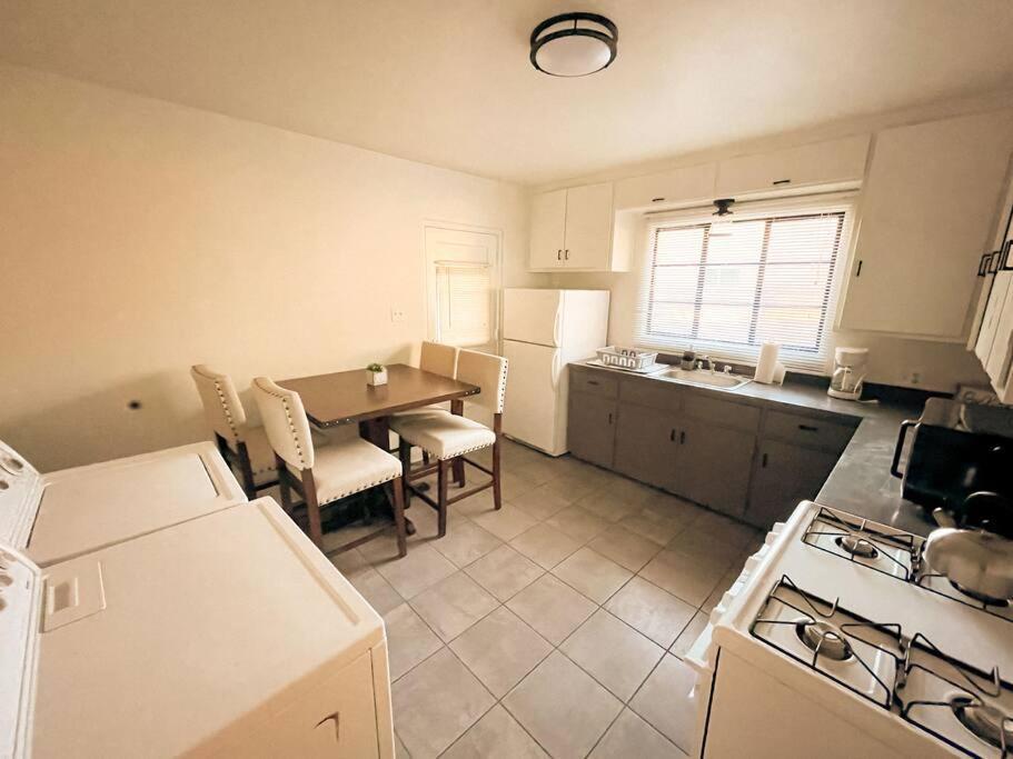 הוילה אלבוקרקי Pet Friendly! Private Casita In Nob Hill מראה חיצוני תמונה